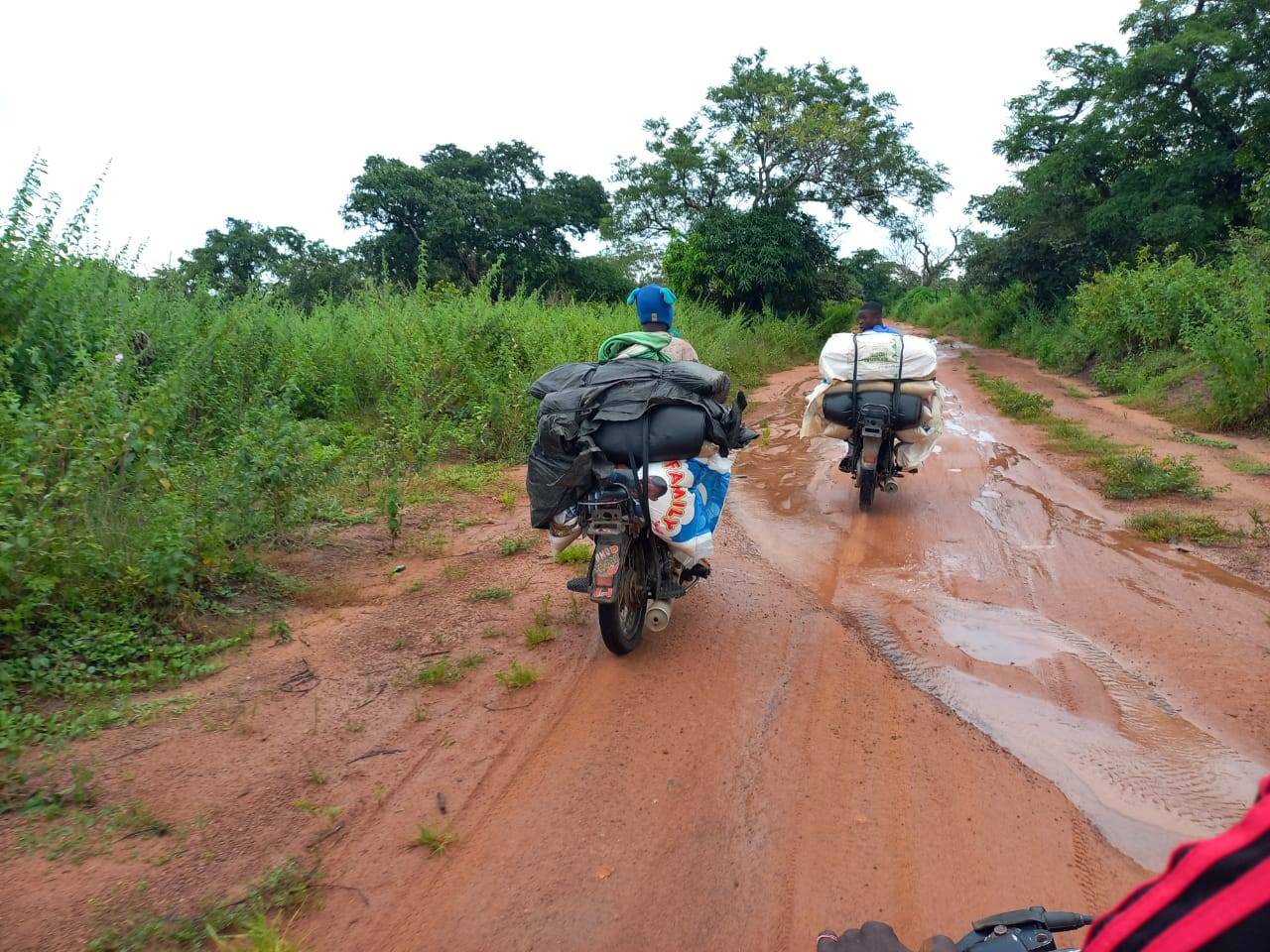 INVESTIGATION: How corrupt security officials help smugglers to import rice from Benin Republic into Nigeria through illegal Kwara border route